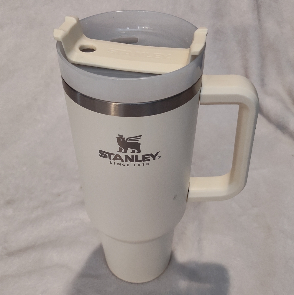 STANLEY TUMBLER 40oz